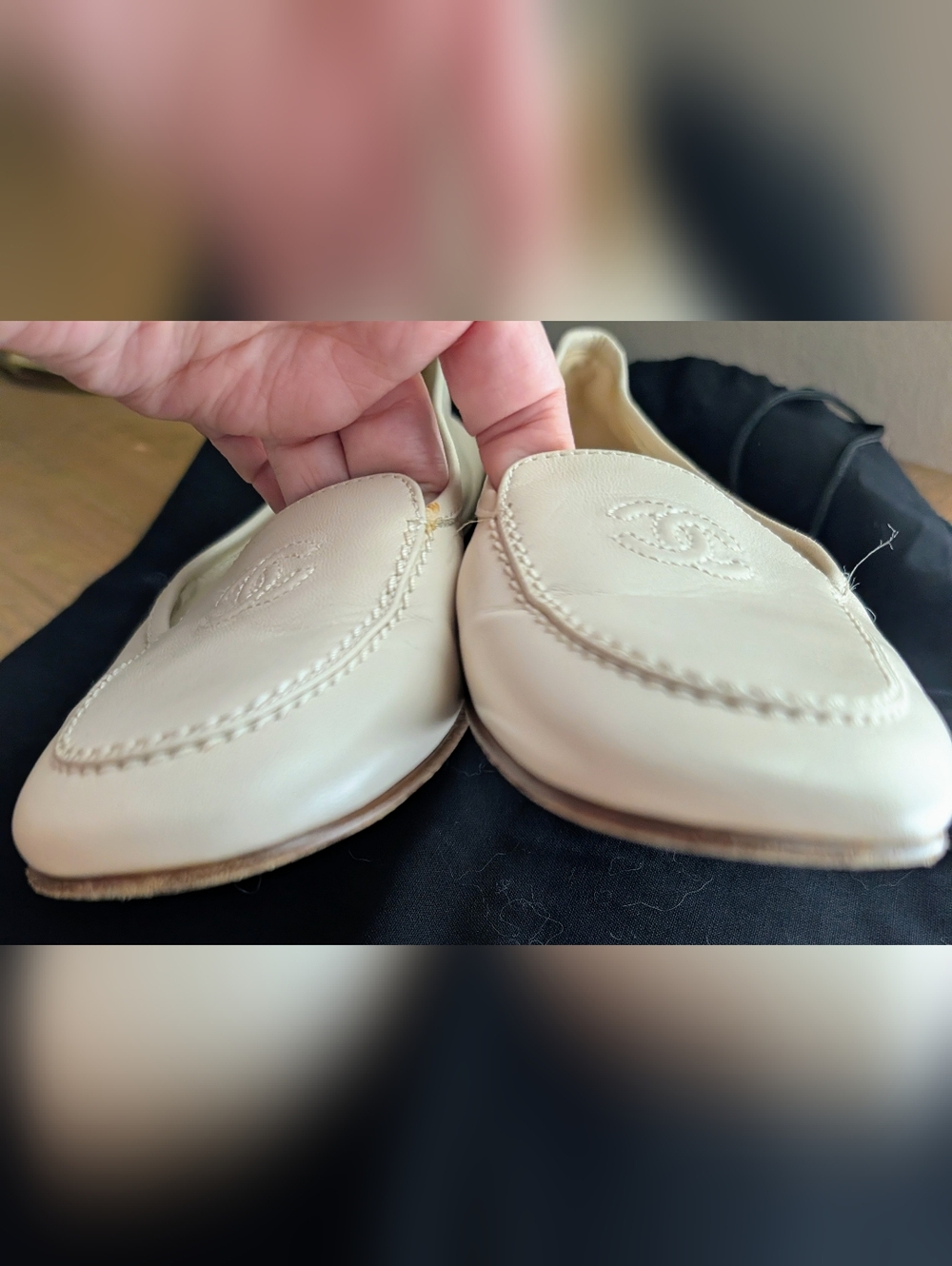 Chanel Women's Cream Leather CC Logo Loafers Classic Flats  Excellent Condition - Picture 2 of 12